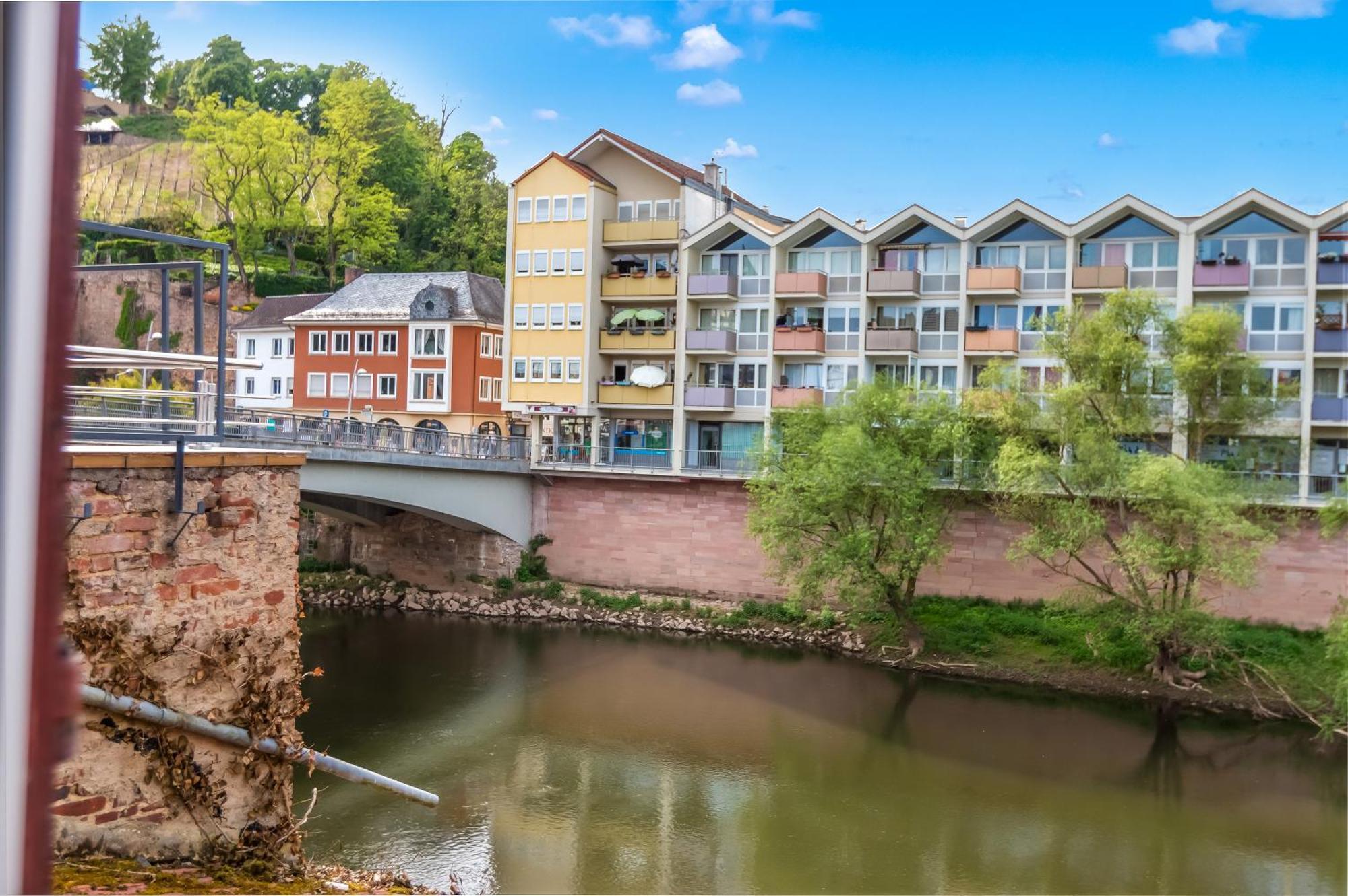 Altstadt Apartment Am Wasser Mit Parkplatz Und Grossem Garten Бад-Кройцнах Экстерьер фото