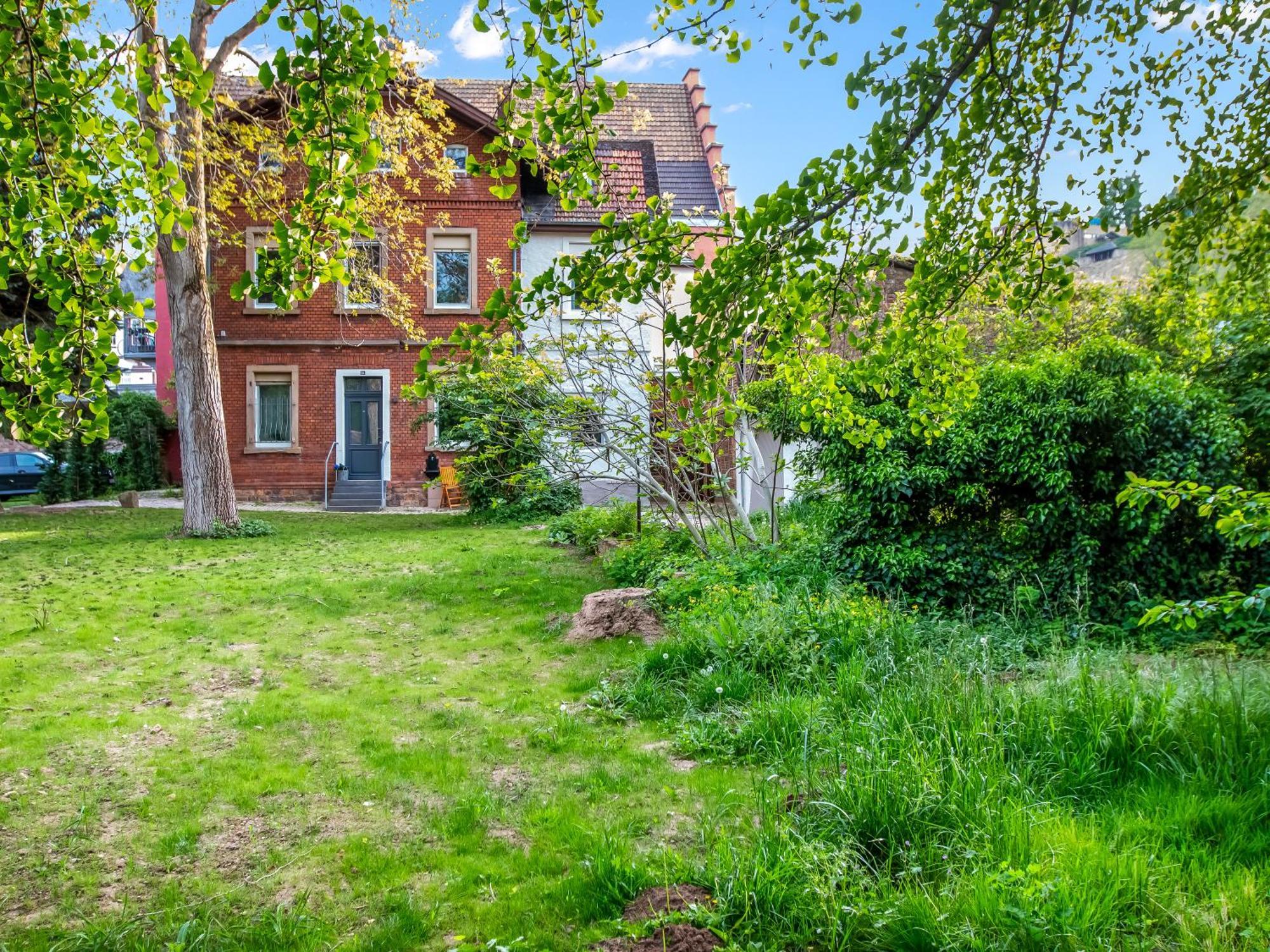Altstadt Apartment Am Wasser Mit Parkplatz Und Grossem Garten Бад-Кройцнах Экстерьер фото